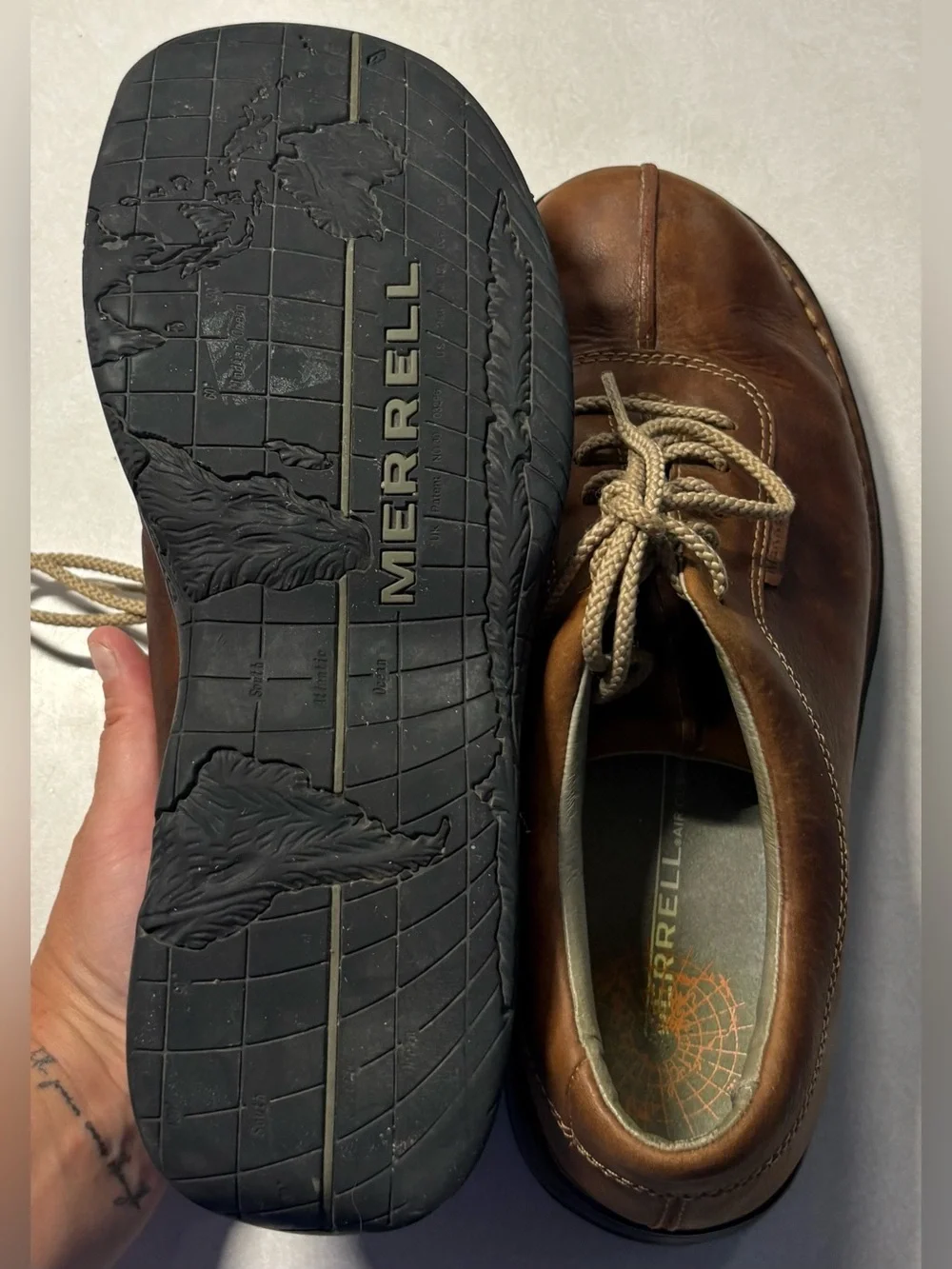 Merrell World Summit leather shoes in a light brown color size 11.5